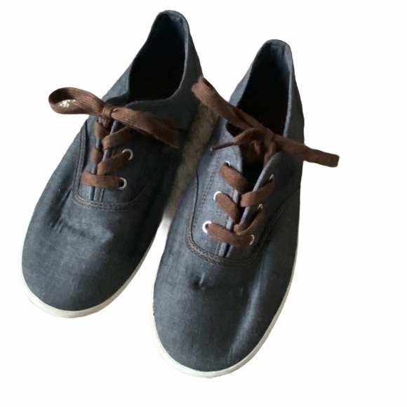 Zac and Zoe Chambray Gray Nolan Sneakers Sz. 4 1/2 - Picture 2 of 11
